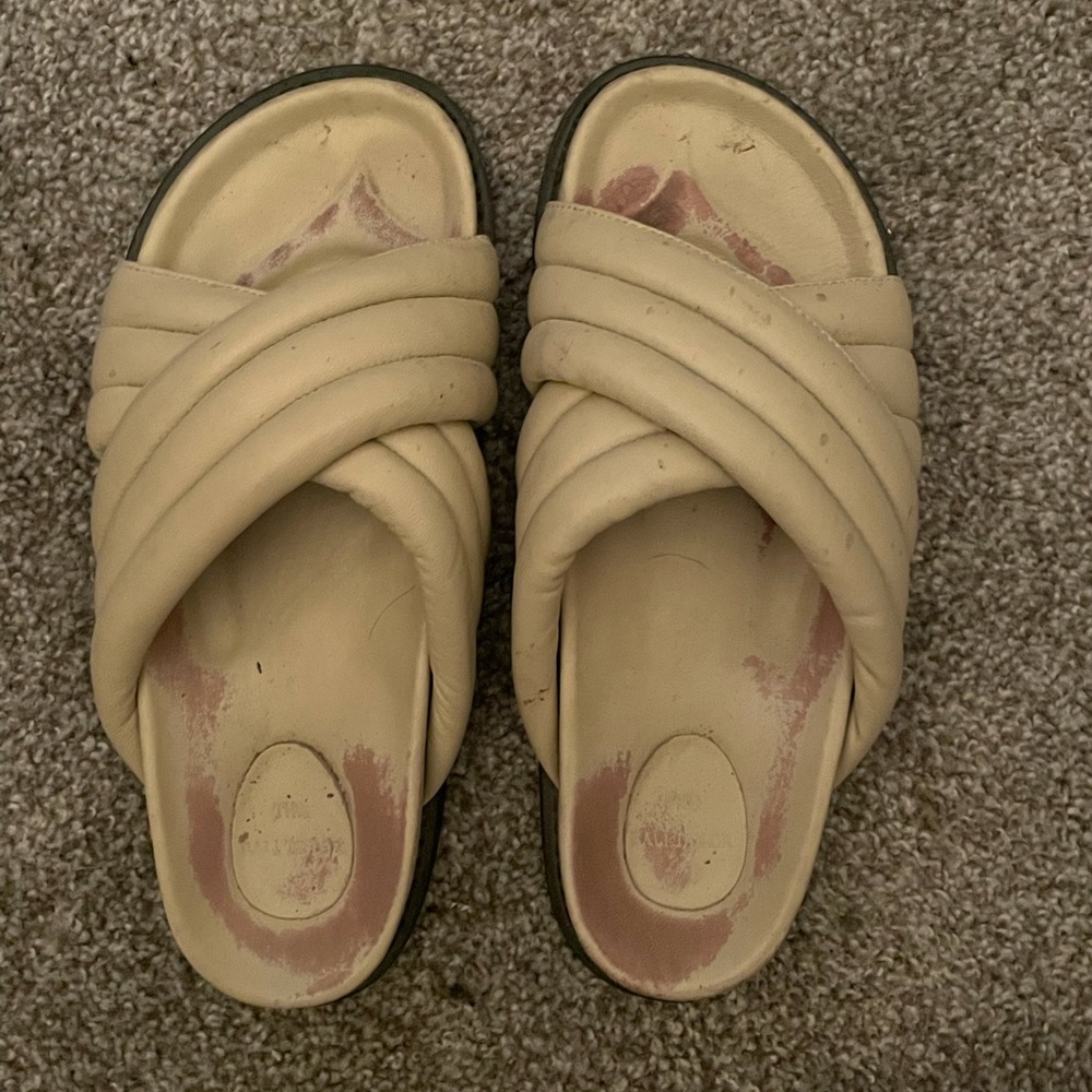 The Bali Tailor Oska Slides
